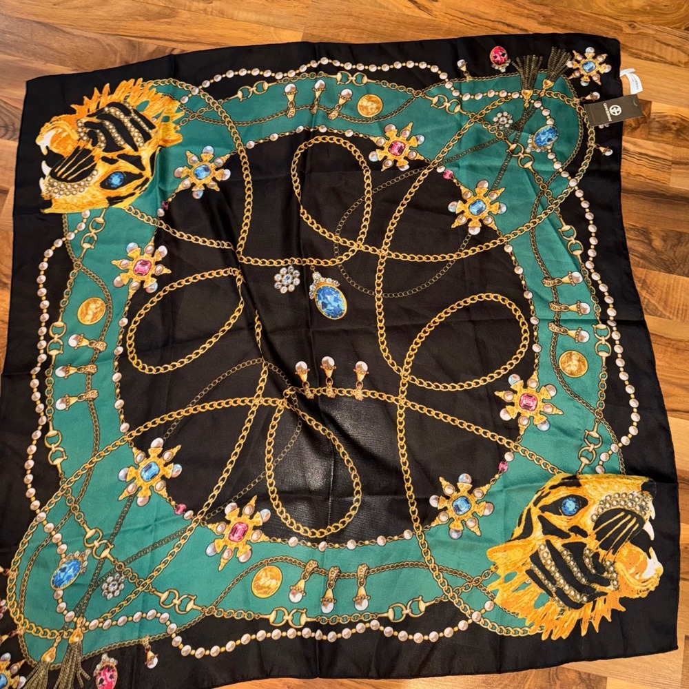Gianni Bernini‎ Scarf Emerald Chain Tiger Print Square Accessory Fashion  NWT